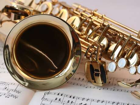 Live saxo