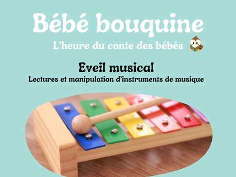 Bébé bouquine