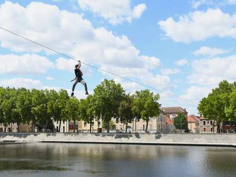 Village d'animations sur les berges du Cher
