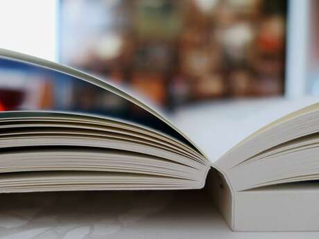 Femmes de printemps : livres, poésies et contes