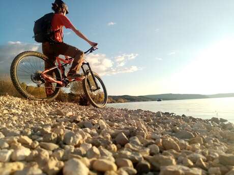 MOUSTIERS-SAINTE-MARIE - Jusqu’aux plages du lac de Sainte-Croix à VTT