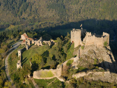 Forteresse Médiévale et Chapelle de Couzan