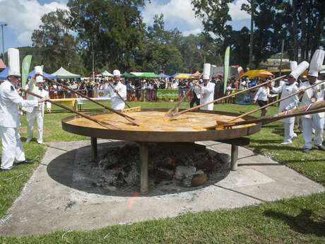 Dumbéa Festival - Giant Omelette
