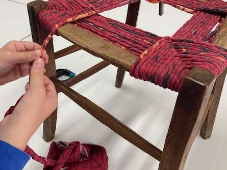 Atelier rempaillage en torons de tissus