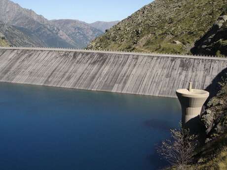Guided tours of the EDF Soulcem dam
