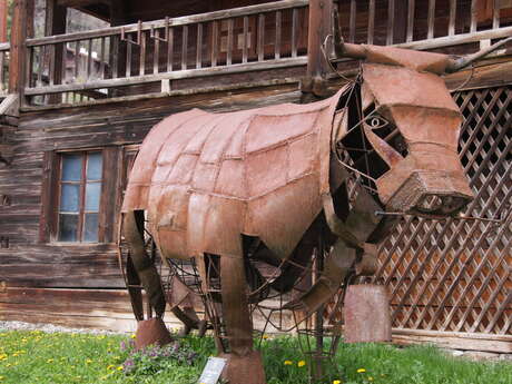 Art vache : sculpture "Margaret, la Reine de Fer"
