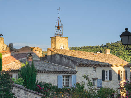 Alleys and stone-paved streets of Ansouis