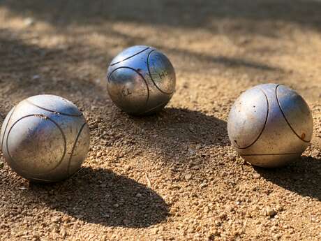 Concours de pétanque
