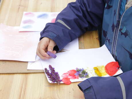 Little artists' stroll