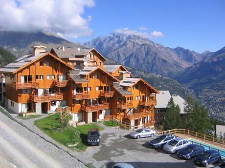 Résidence de Tourisme Le Hameau des Écrins
