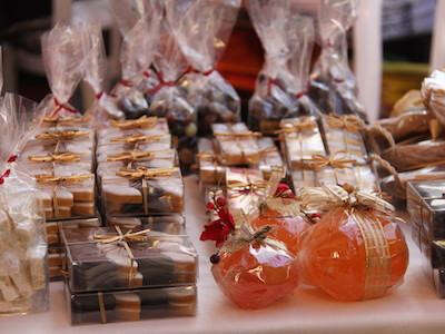 Marché des 13 desserts et des produits du terroir