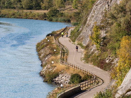 Cycling route : Laces et vignes (Lakes and vineyards).