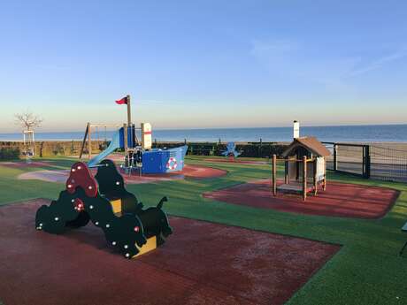 Spielplatz 0 - 6 Jahre - Direkt am Strand