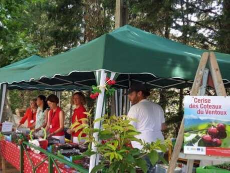 Fête du terroir et de la cerise.