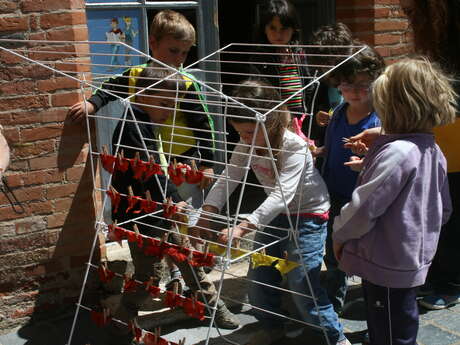 Discoveries for young audiences: The Little Dyers Workshop