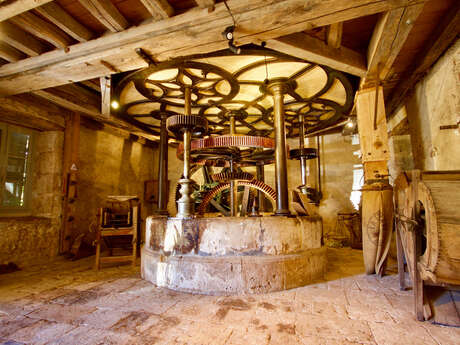Visite du moulin à eau de Praveyral