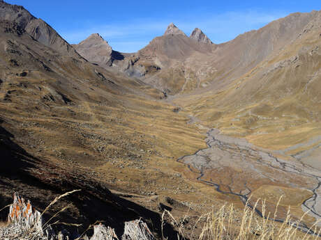 Montée au glacier Lombard depuis le lac du Goléon
