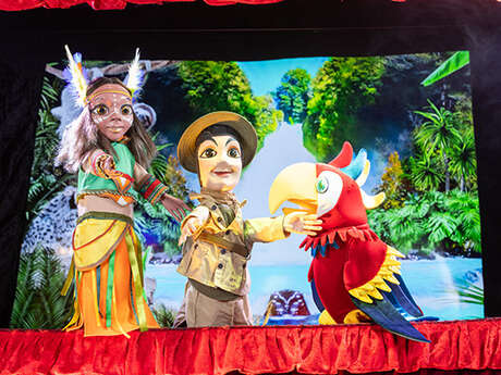 Guignol Rhône Alpes et Rio le majestueux perroquet