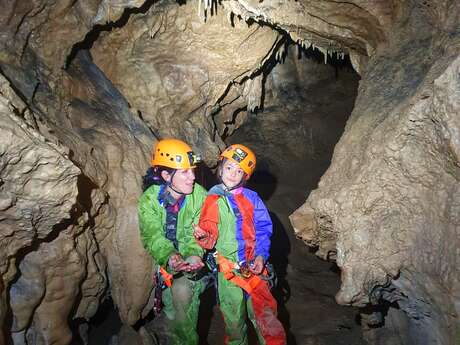 Spéléologie pour tous niveaux avec Écrins Spéléo Canyon