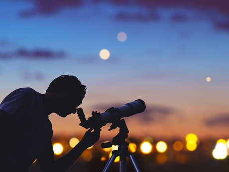 Visite nocturne de la cité médiévale et Observation du ciel