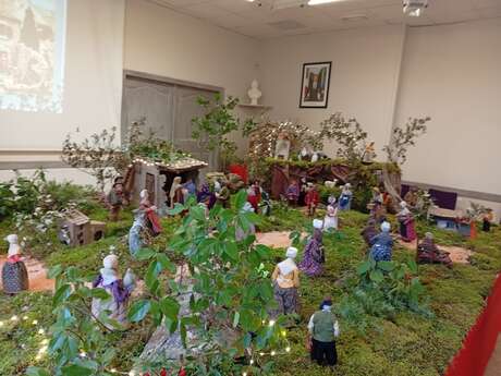 Exposition : table calendale et crèche