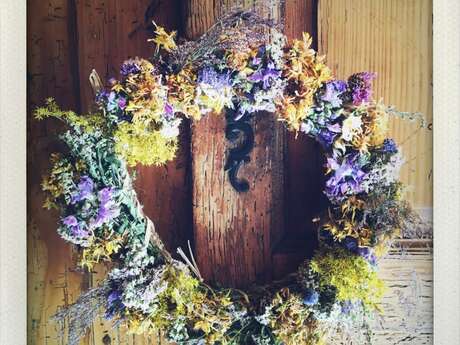 Atelier de composition de couronnes de saison