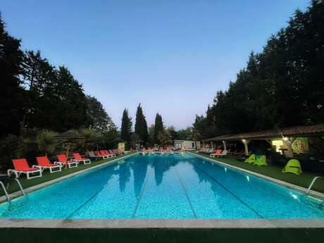 Piscine et Espace Bien-être - Camping La Vallée de Taradeau