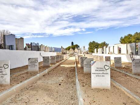 Carré militaire du cimetière des Passons