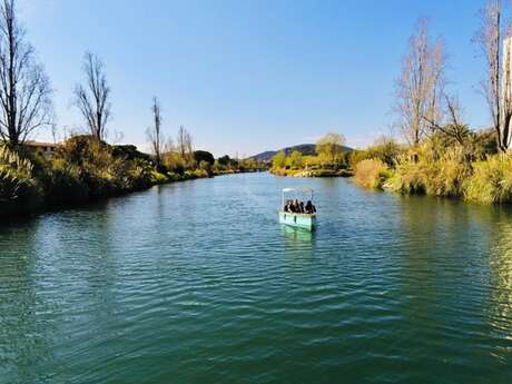 Outing in an electric boat on the Siagne river