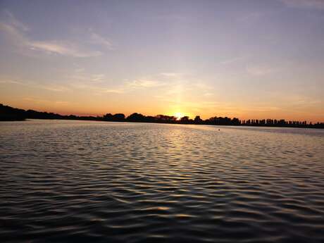 Sunset kayak on the Entressen pond