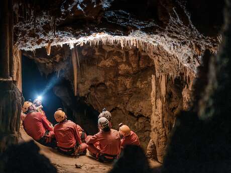 Les Coulisses de la Grotte de la Salamandre