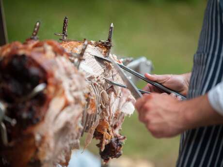 Cochon à la broche au Séréna