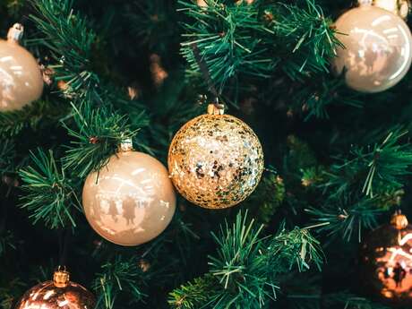 27th Christmas tree decorating competition