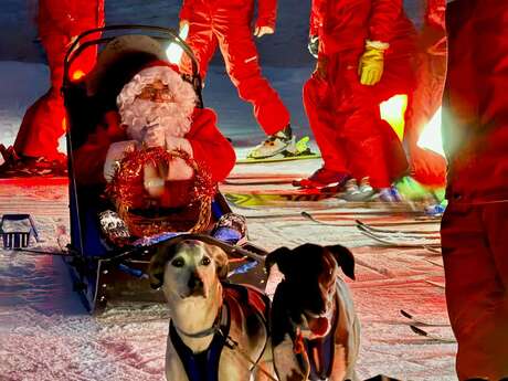 Arrivée du Père Noël et descente aux flambeaux