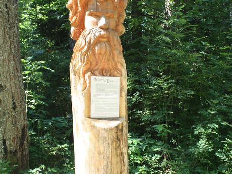Le sentier des Maîtres du mont Déserté