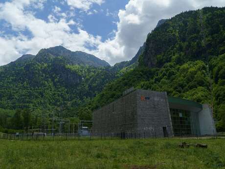 Guided tour of the Orlu hydroelectric power station
