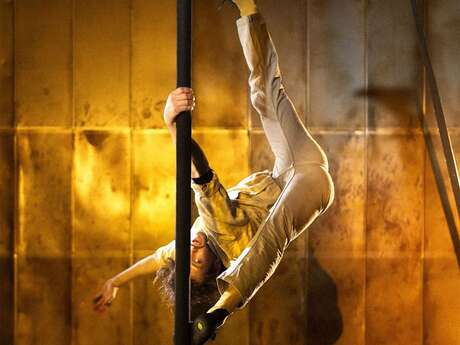 Cool de source • Cie À côté de la flaque