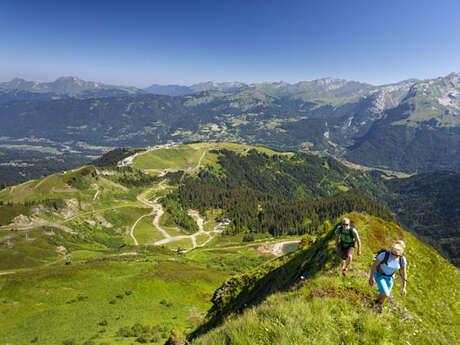 Boucle pédestre : villages et stations de Samoëns et Morillon