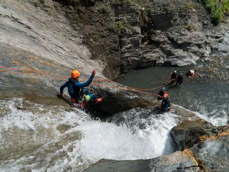 Journée eaux vives - rafting et canyoning avec No Limit Rafting