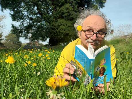 L'humoriste Chraz publie ses mémoires avec ses 40 ans de scène !