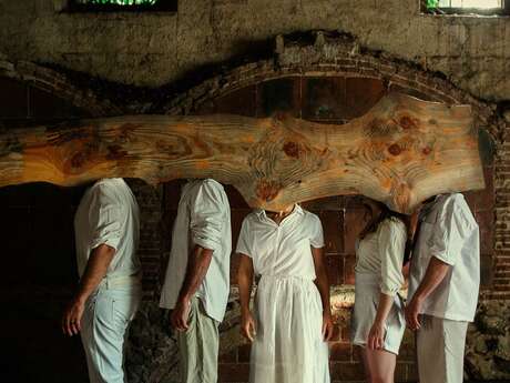 Secrets • Cirque Eia