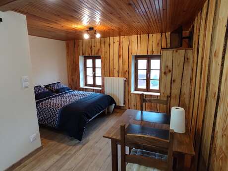 Studio chaleureux dans les Monts du Forez 2*