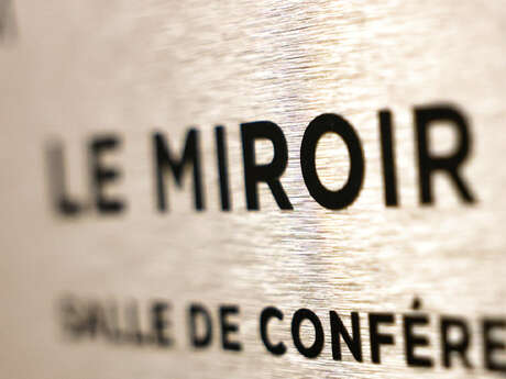 Projection-débat autour du film "Le monde comme un bijoux au creux de la main"