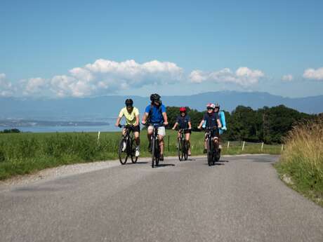 Sortie VTC électrique - Bord du Lac avec découverte du village d'Yvoire