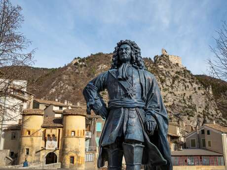Entre Vauban et Richelieu, le  village fortifié d’Entrevaux - Visite guidée groupe