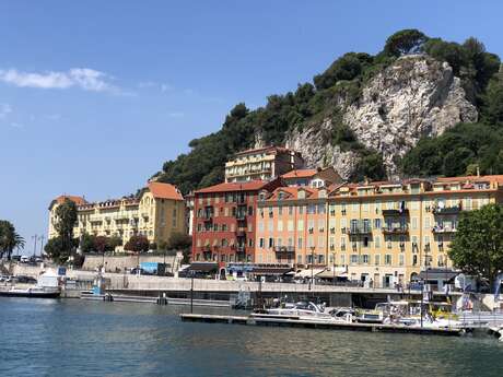 Gourmet snack at the Port of Nice