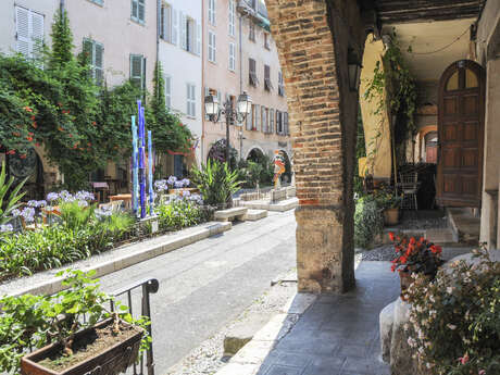 Place des Arcades