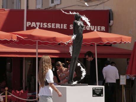 Mostra di sculture monumentali - "La forza della dolcezza: cinque donne scolpiscono la felicità interiore attraverso il bronzo"