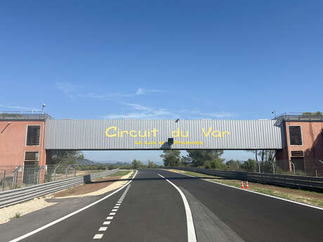 Le circuit du Var et sa base de loisirs