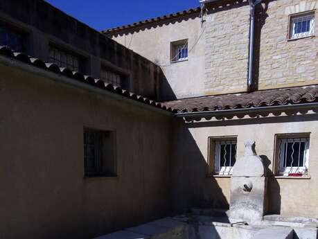 Fontaine / lavoir de la rue Mourouate